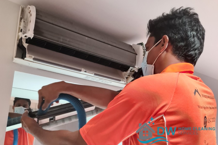 step-2-process-aircon-servicing-dw-home-cleaning-services-singapore-2 step-2-process-aircon-servicing-dw-home-cleaning-services-singapore-2