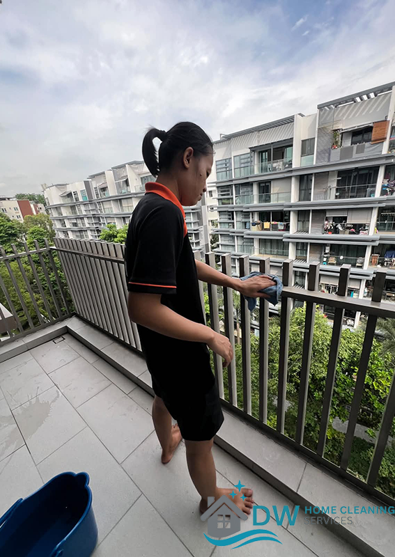 balcony-post-renovation-cleaning-dw-home-cleaning-services-condo-upper-changi-00