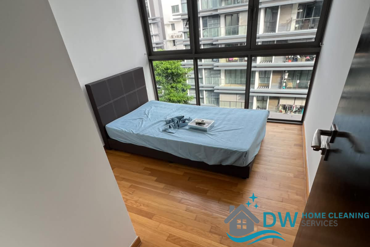 bedroom-post-renovation-cleaning-dw-home-cleaning-services-condo-upper-changi-01